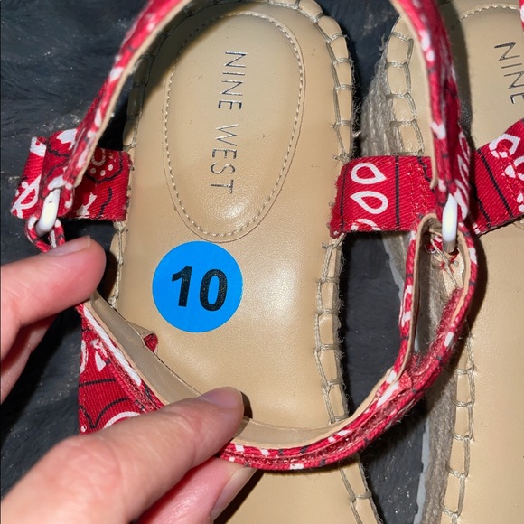 NWOT Nine West Glampin Espadrille Wedge Sandals Red Bandana Print Size 10 - Picture 10 of 10